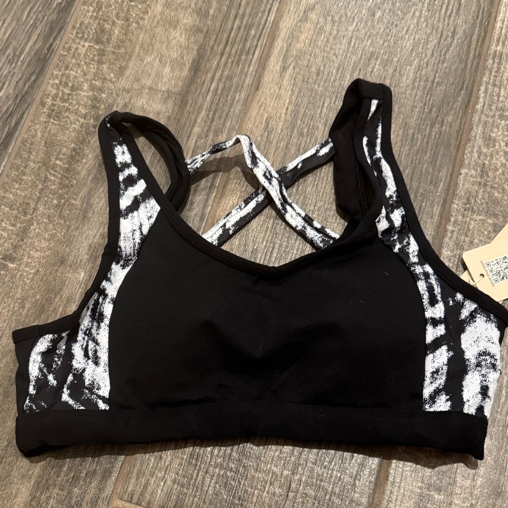 Shekini Criss-Cross back Wire Free Sports bra - black size M